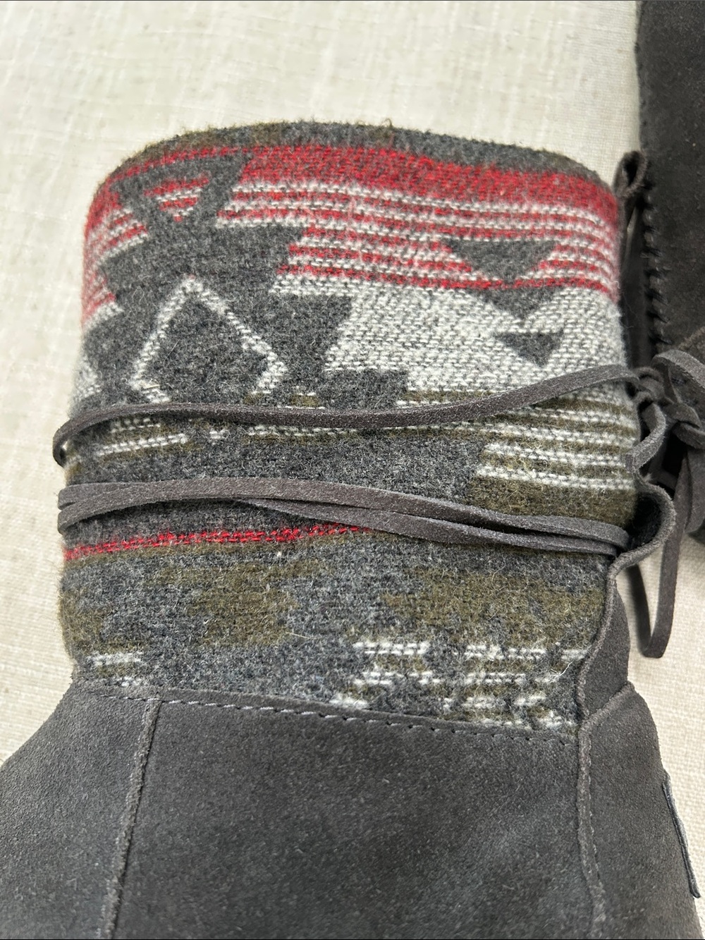 Toms Nepal Boots Grey Suede Red Aztec Knit Winter Women's Size 8 Warm Comfy - Picture 10 of 14